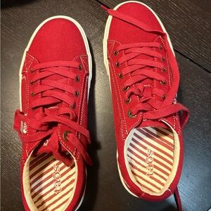 Brand new Taos tennis shoes